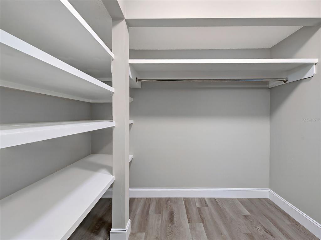 429 Cerromar Lane, Unit 352 Venice, FL 34293 - Photo 24 of 47 a view of room