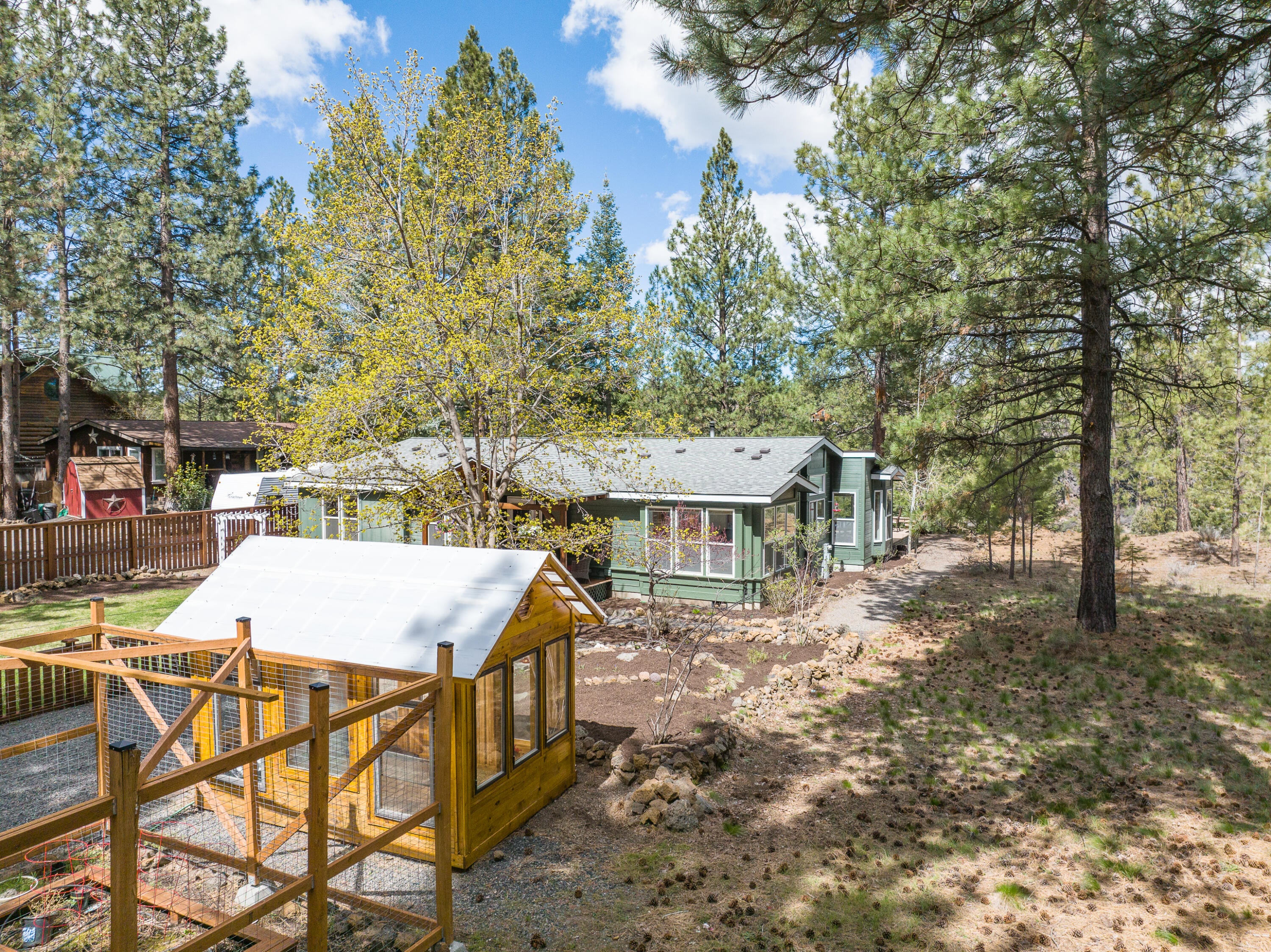 18752 Choctaw Road Bend, OR 97702 - Photo 36 of 48 DJI_0884