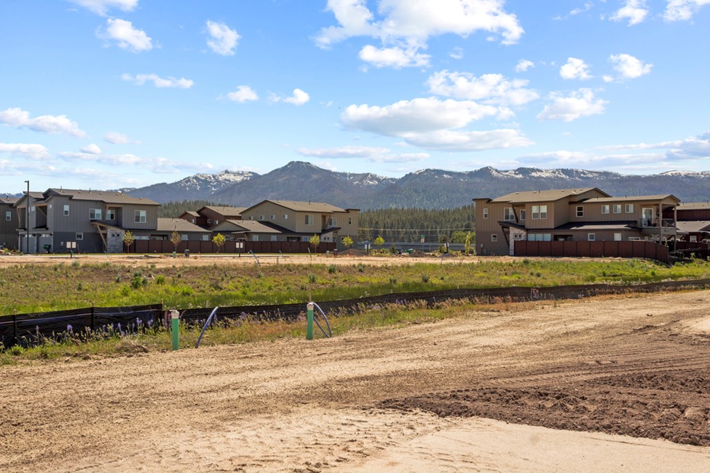 L2-b1 L2-b1 Lazy River Street, Unit 2 Cascade, ID 83611 - Photo 6 of 10 365 Degree Views of Surrounding Mountains