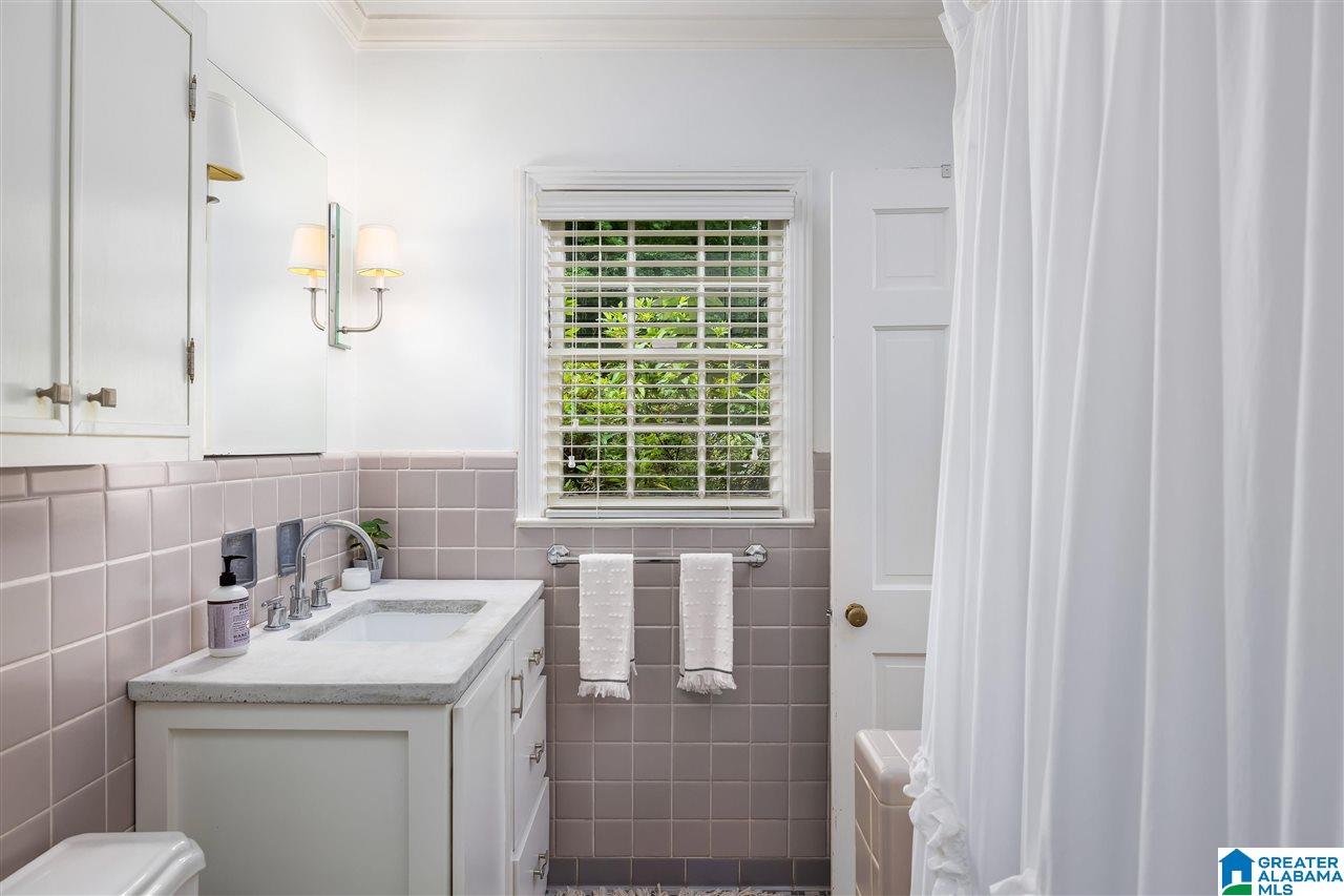 704 Warwick Road Birmingham, AL 35209 - Photo 26 of 37