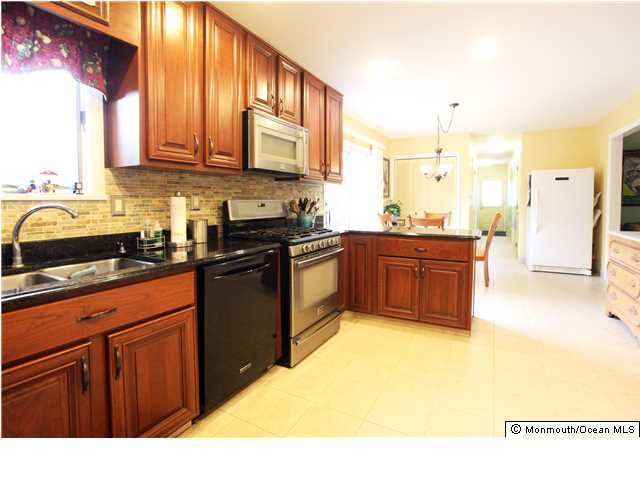 49 Ueland Road Middletown, NJ 07701 - Photo 10 of 17 Additional Photo