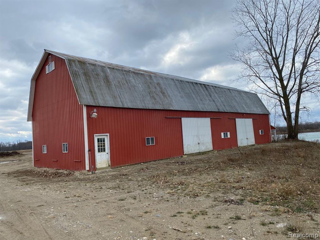 8689 Bryce Road Avoca, MI 48006 - Photo 2 of 6