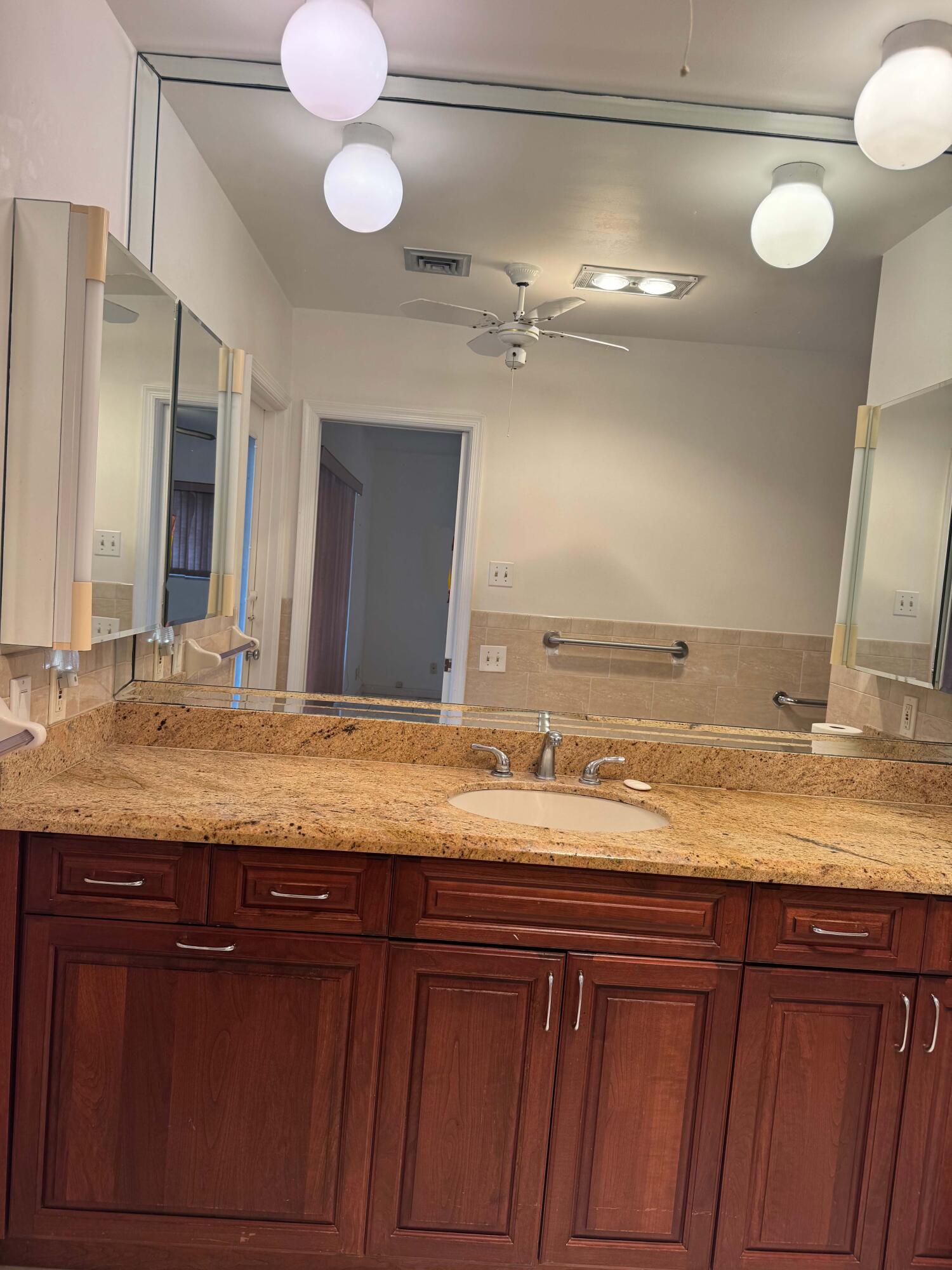 999 Pepperridge Terrace Boca Raton, FL 33486 - Photo 23 of 40 Bath1B