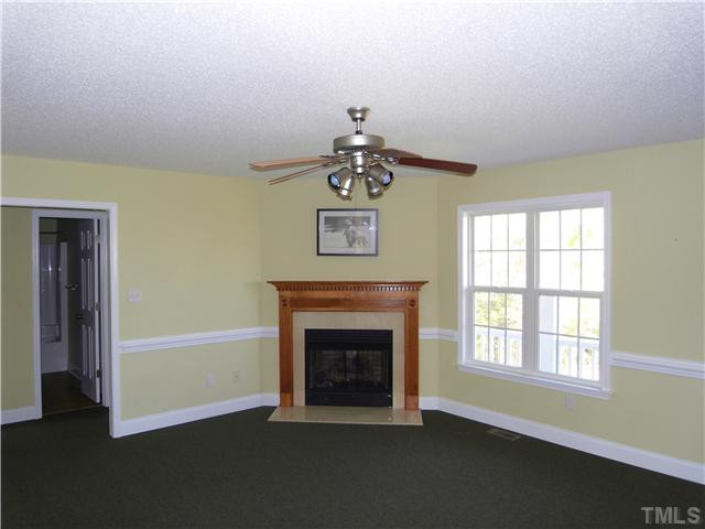 3636 Holly Grove Road, Unit B Dunn, NC 28334 - Photo 7 of 15 Living Room
