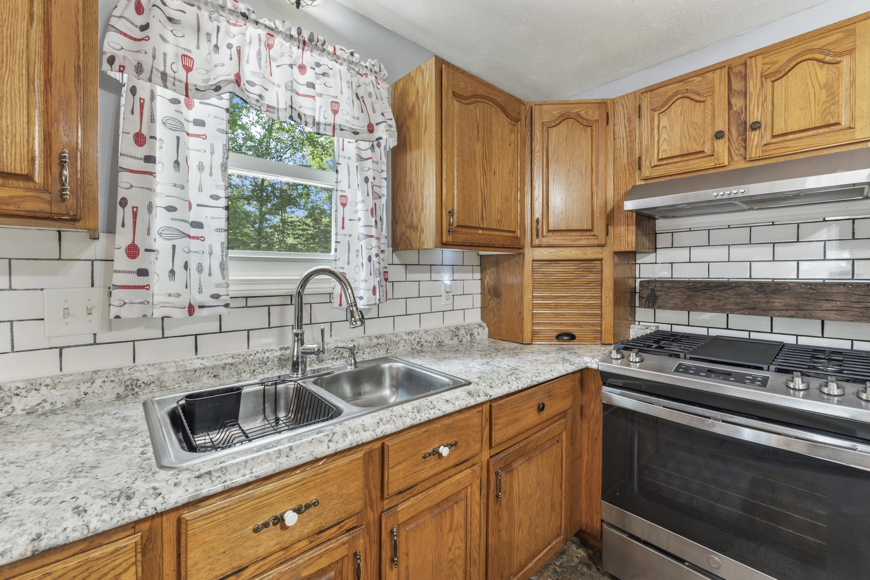 48 Ridlon Road Berwick, ME 03901 - Photo 10 of 59 48 Ridlon Rd_117