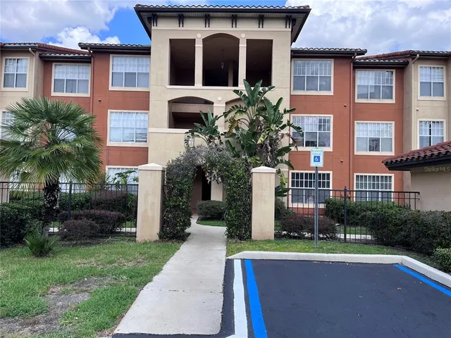$1,245 | 5578 Metrowest Boulevard, Unit 105, Orlando, FL 32811
