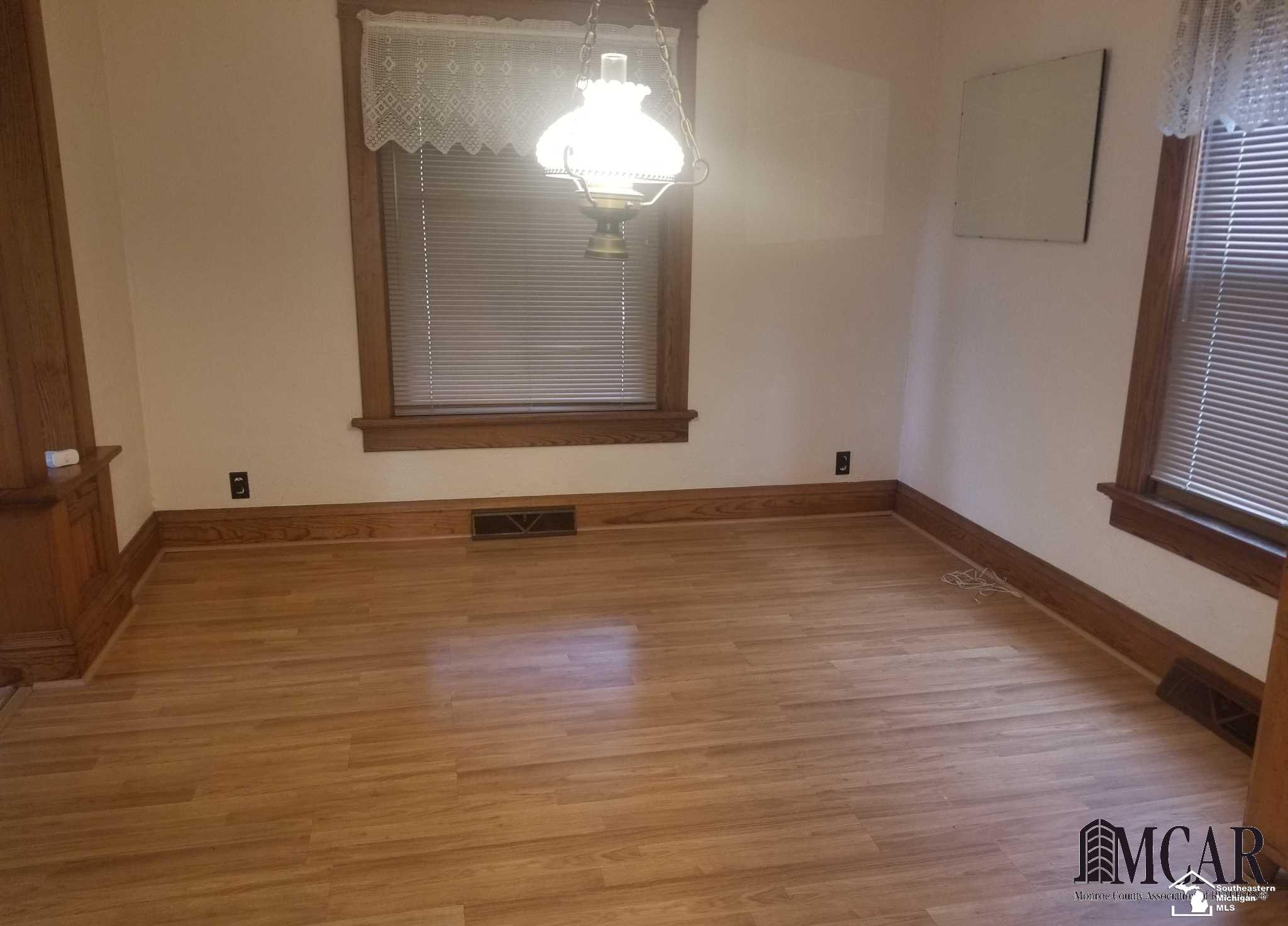 12458 Capernall Road Carleton, MI 48117 - Photo 10 of 21 21467416-9.JPG