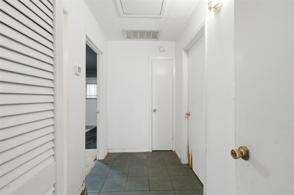 912 Sycamore Street Commerce, TX 75428 - Photo 10 of 28