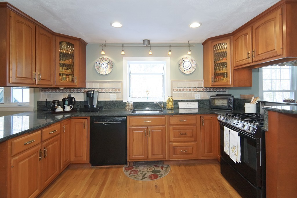 8 Abernathy Road Lexington, MA 02420 - Photo 6 of 24 Gallery Image 6