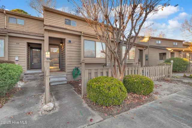 $329,000 | 207 St Luke Court, Wilmington, NC 28409