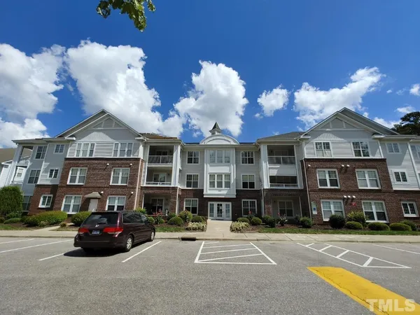 $1,695 | 222 Eyam Hall Lane, Unit 222, Apex, NC 27502