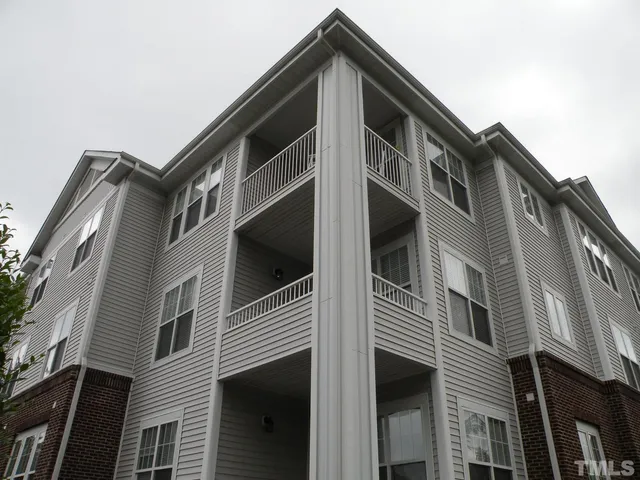 $1,695 | 222 Eyam Hall Lane, Unit 222, Apex, NC 27502