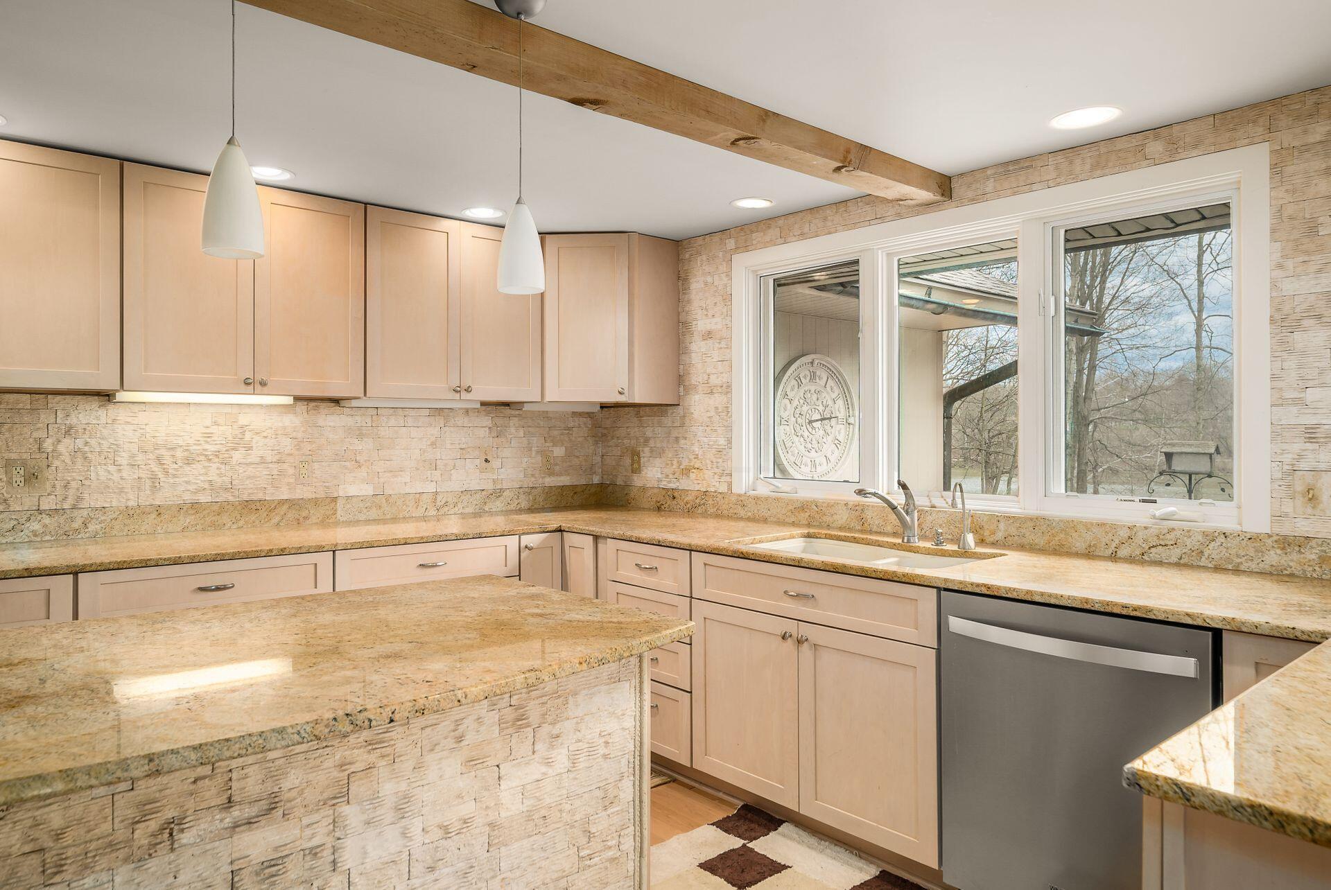 3996 Old Poste Road Columbus, OH 43221 - Photo 23 of 85 Kitchen
