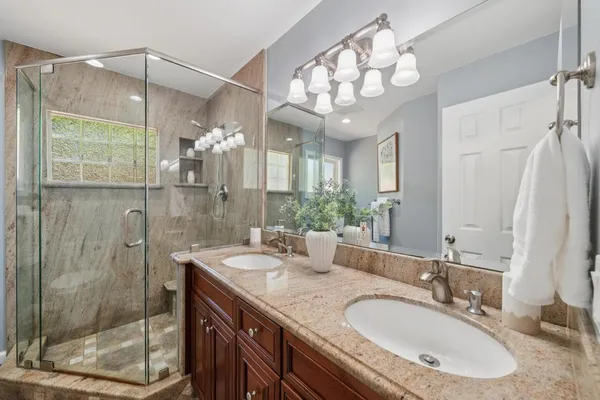 $6,088,000 | 140 University Avenue, Los Altos, CA 94022