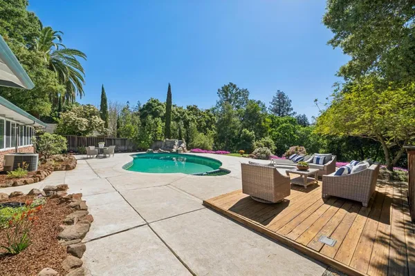 $6,088,000 | 140 University Avenue, Los Altos, CA 94022