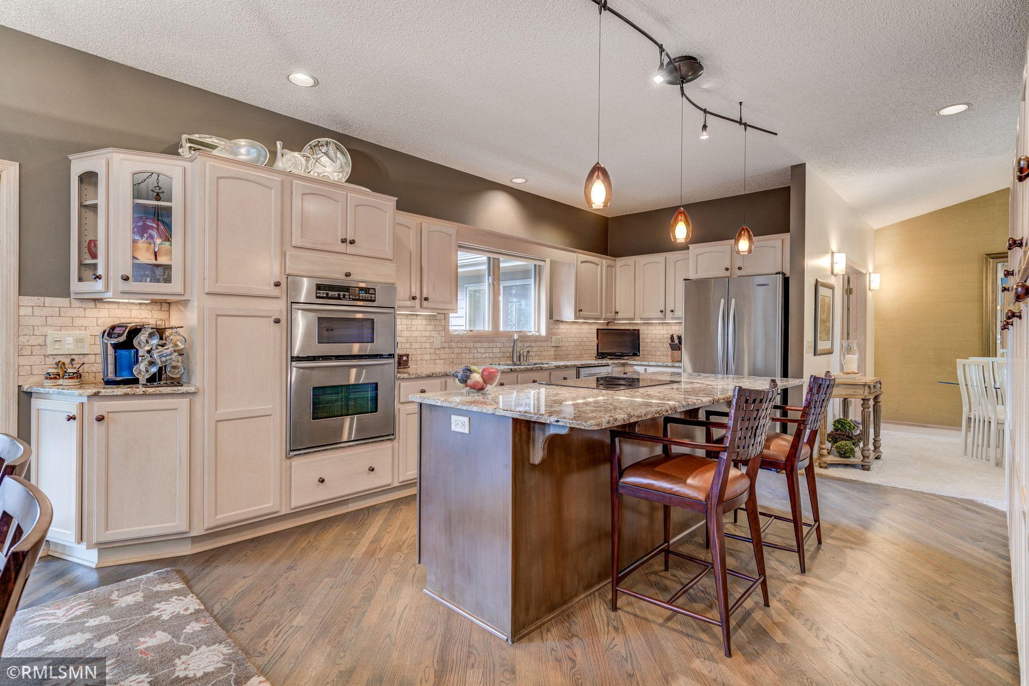 299 Maple Island Road Burnsville, MN 55306 - Photo 10 of 48 Gallery Image 10
