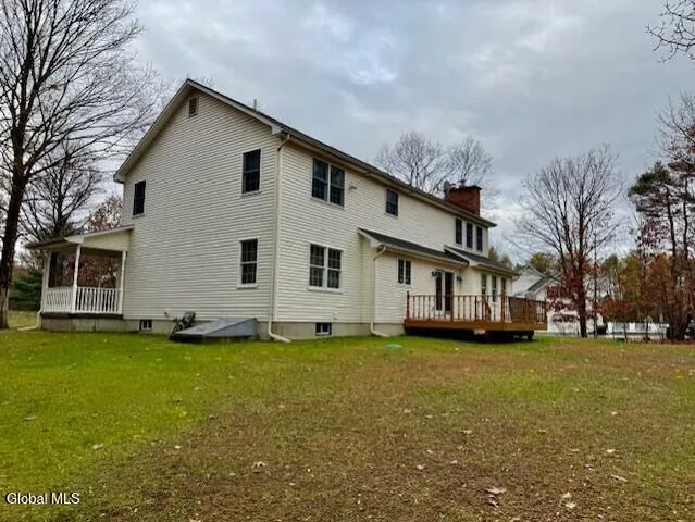 $578,200 | 7 Edward Drive, Sand Lake, NY 12196