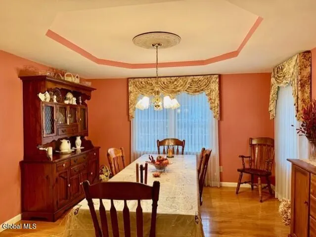 $578,200 | 7 Edward Drive, Sand Lake, NY 12196