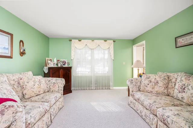 $568,900 | 7 Edward Drive, Sand Lake, NY 12196