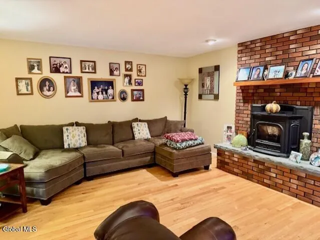 $578,200 | 7 Edward Drive, Sand Lake, NY 12196