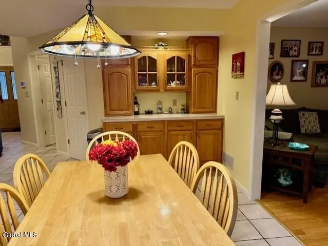 $578,200 | 7 Edward Drive, Sand Lake, NY 12196