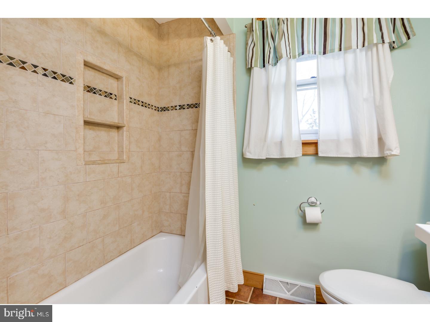 237 Drake Road Cherry Hill, NJ 08034 - Photo 18 of 25 Gallery Image 18