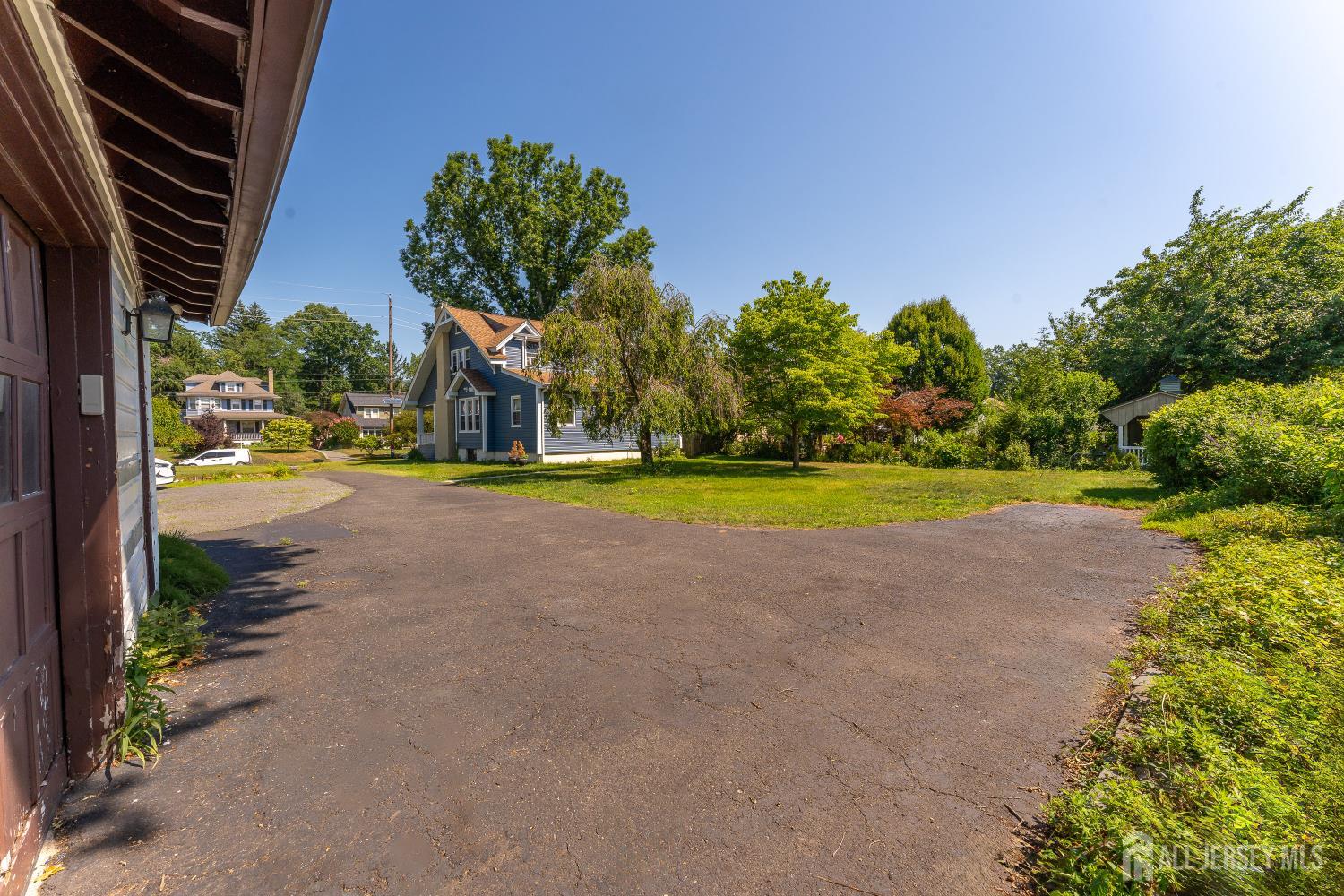 341 Mountain View Terrace Dunellen, NJ 08812 - Photo 6 of 28