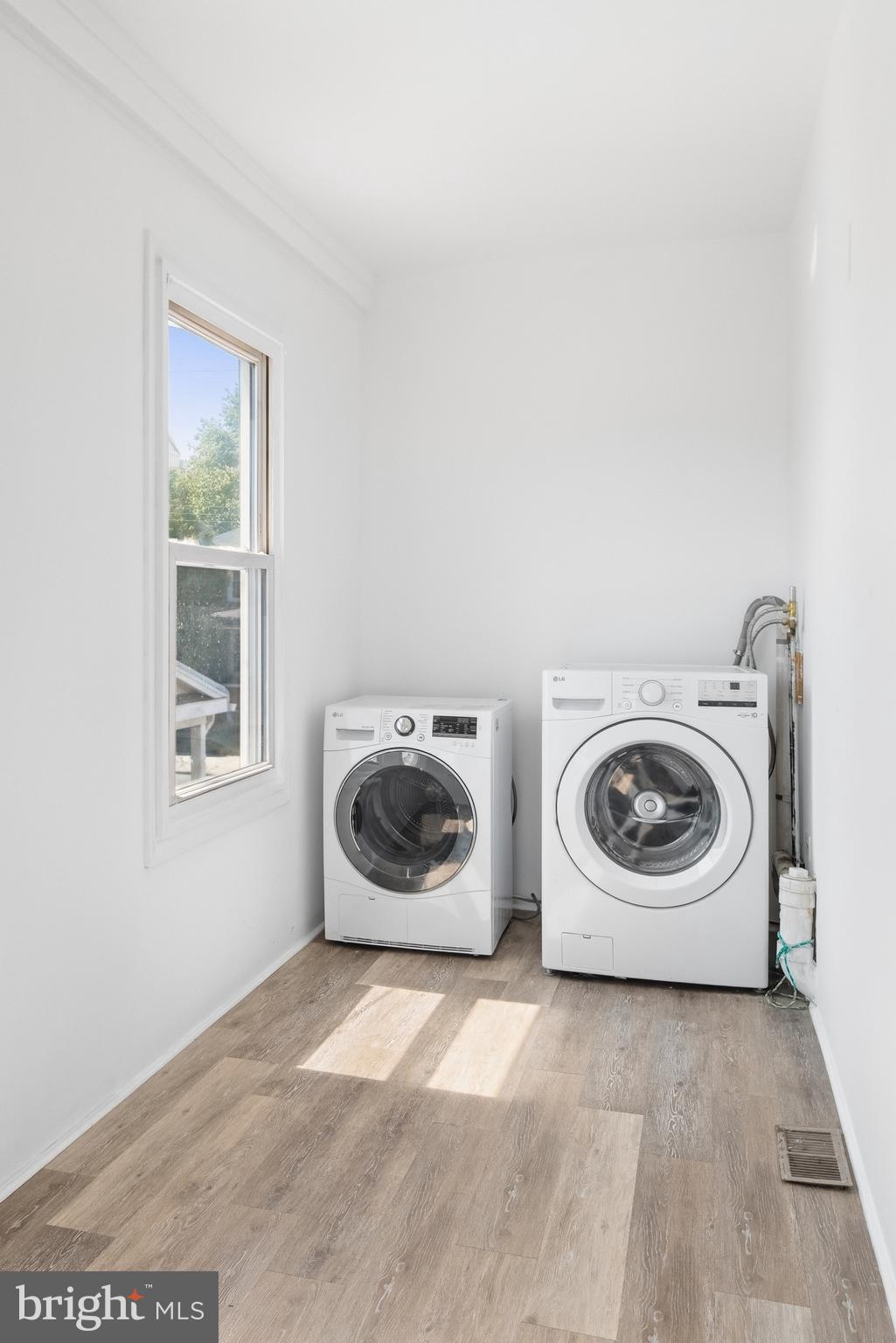 586 Baltimore Street Hanover, PA 17331 - Photo 17 of 23 Laundry Room - Upper Level