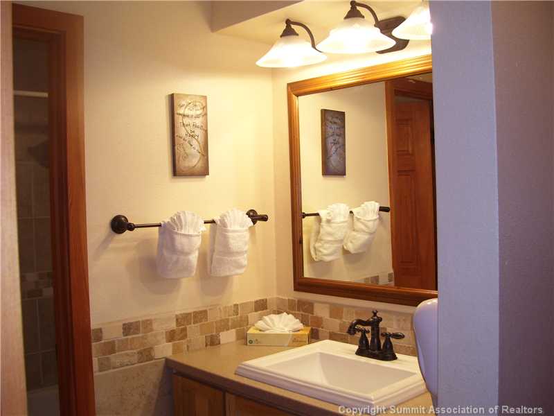 240 Tennis Club Road, Unit 1663 Keystone, CO 80435 - Photo 11 of 17 Bathroom.