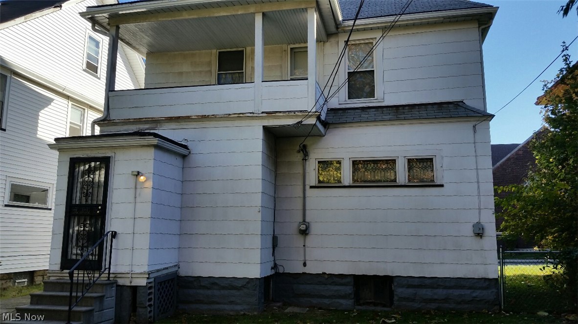 1284 Melbourne Road Cleveland, OH 44112 - Photo 7 of 9