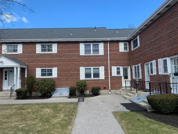 $3,000 | 145 Emerson Gardens Road, Unit 145, Lexington, MA 02420