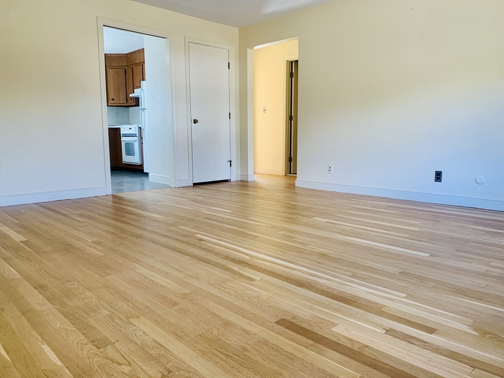 145 Emerson Gardens Road, Unit 145 Lexington, MA 02420 - Photo 5 of 17