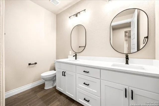 $742,700 | 157 Hondo Vista, La Vernia, TX 78121