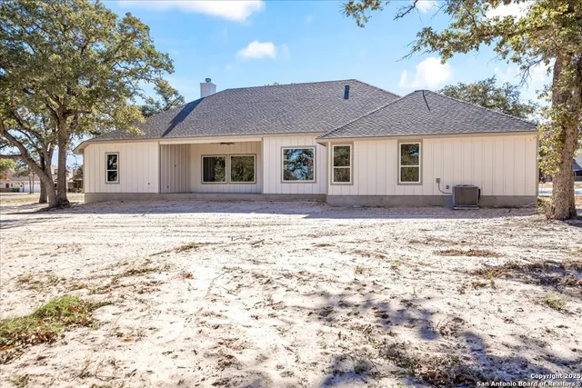 $742,700 | 157 Hondo Vista, La Vernia, TX 78121