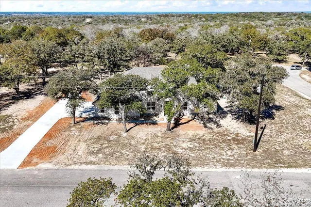 $742,700 | 157 Hondo Vista, La Vernia, TX 78121