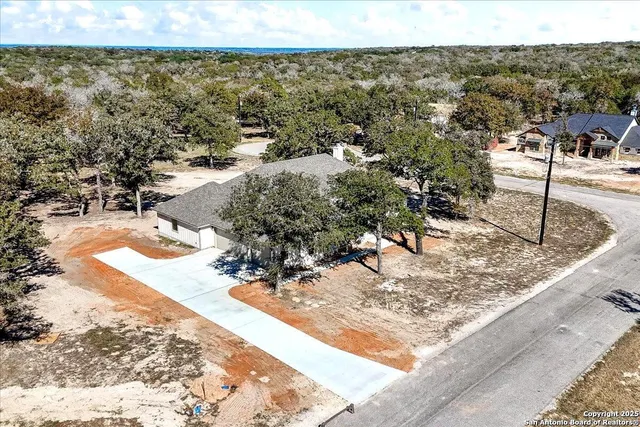 $742,700 | 157 Hondo Vista, La Vernia, TX 78121