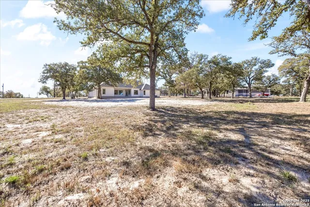 $742,700 | 157 Hondo Vista, La Vernia, TX 78121