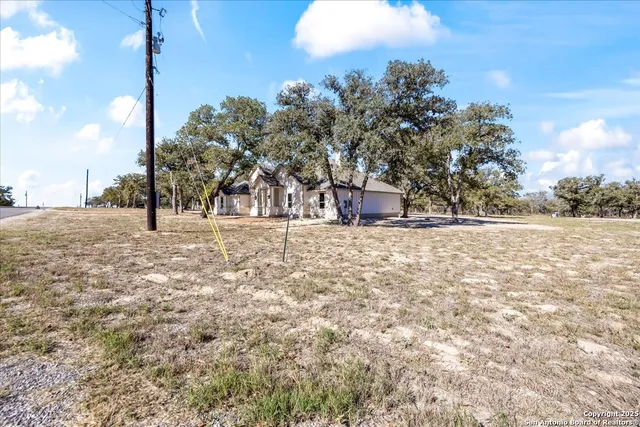 $742,700 | 157 Hondo Vista, La Vernia, TX 78121