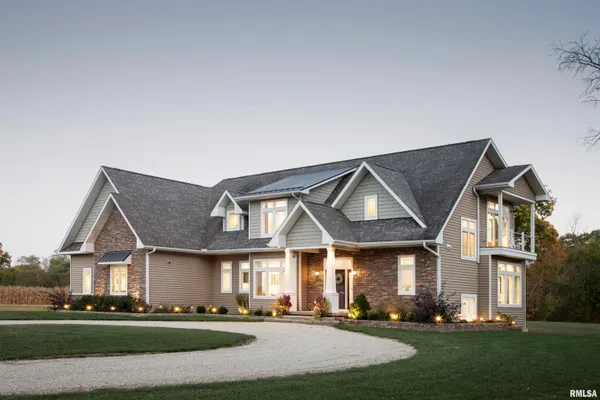 $899,000 | 480 Township Road 150, Toulon, IL 61483