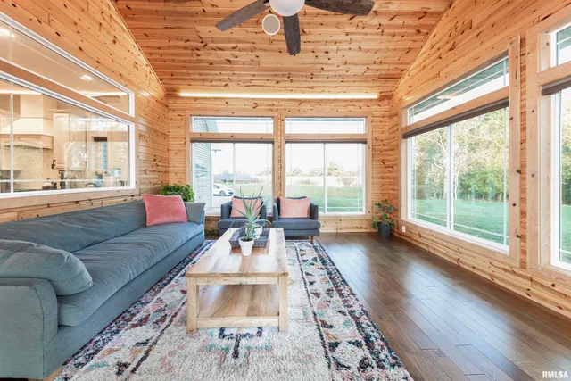 $945,000 | 480 Township Road 150, Toulon, IL 61483