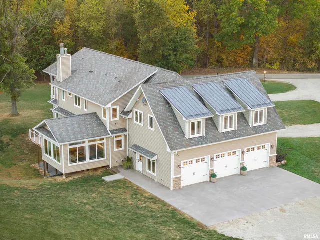 $945,000 | 480 Township Road 150, Toulon, IL 61483