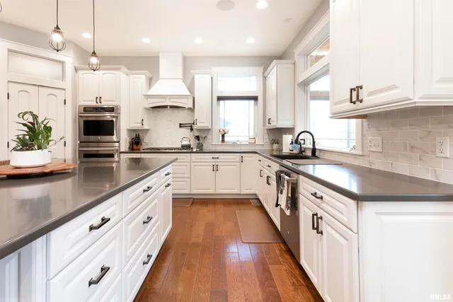 $945,000 | 480 Township Road 150, Toulon, IL 61483