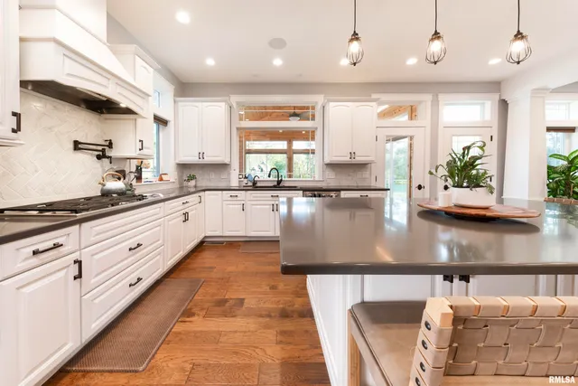 $945,000 | 480 Township Road 150, Toulon, IL 61483