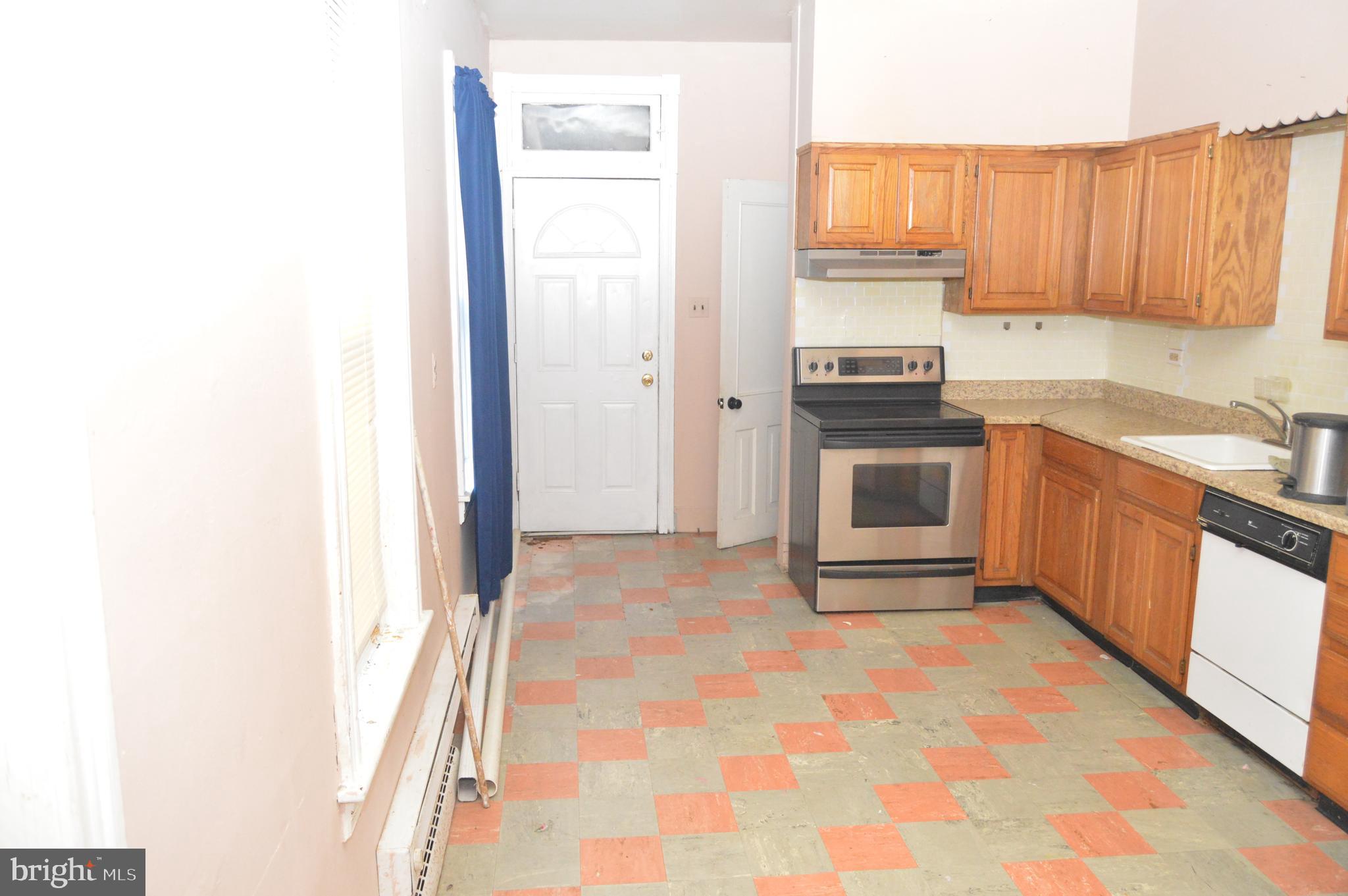 802 Chestnut Street Reading, PA 19602 - Photo 13 of 38 Kitchen