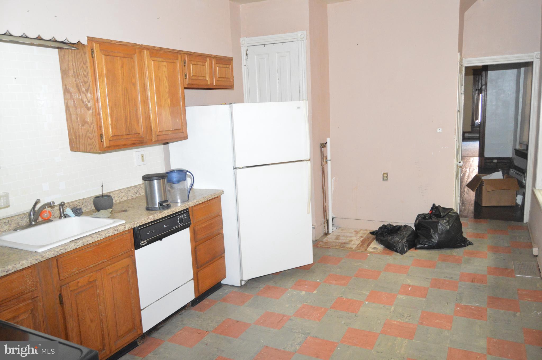 802 Chestnut Street Reading, PA 19602 - Photo 15 of 38 Kitchen
