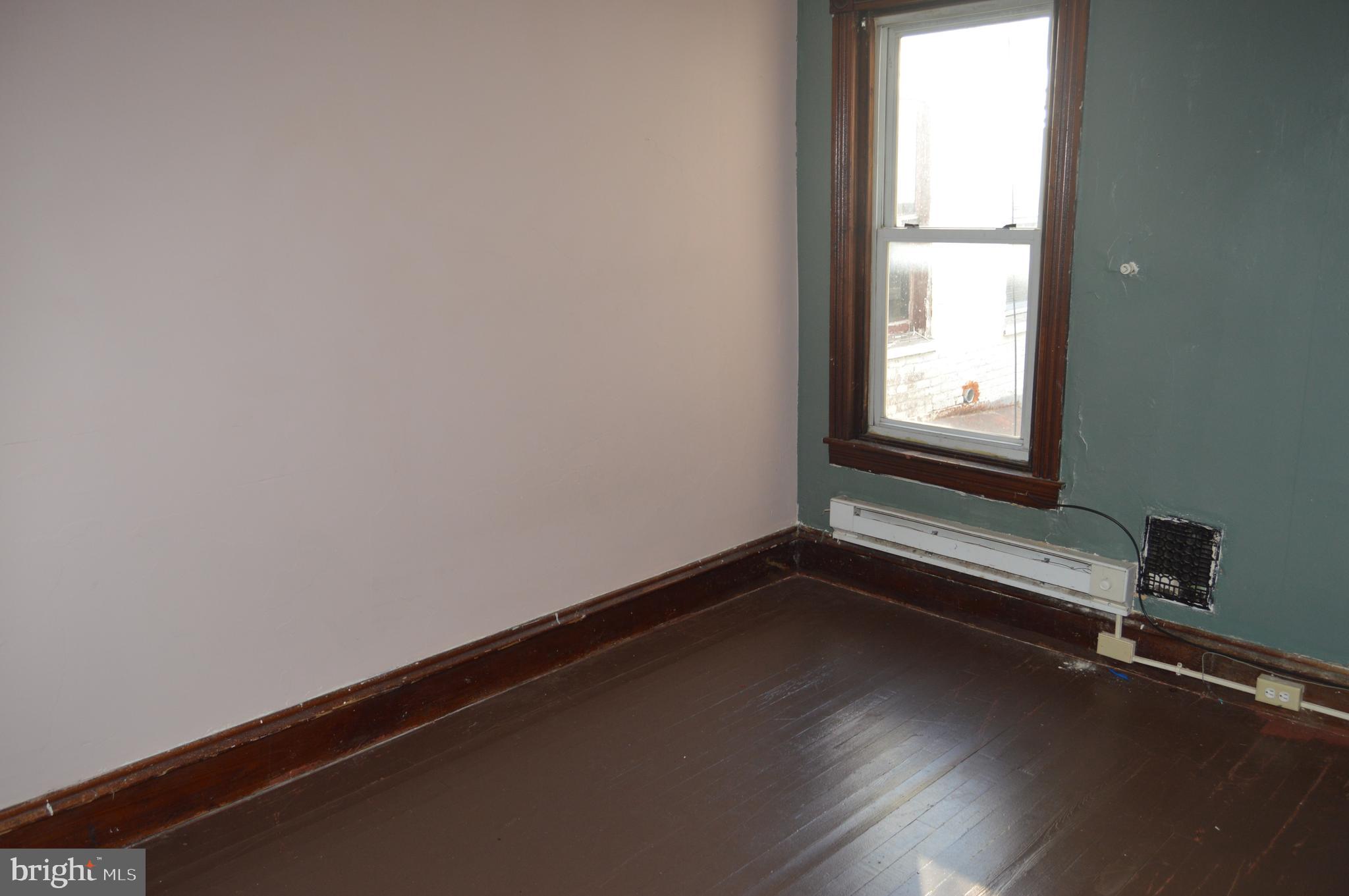 802 Chestnut Street Reading, PA 19602 - Photo 18 of 38 Bedroom 2