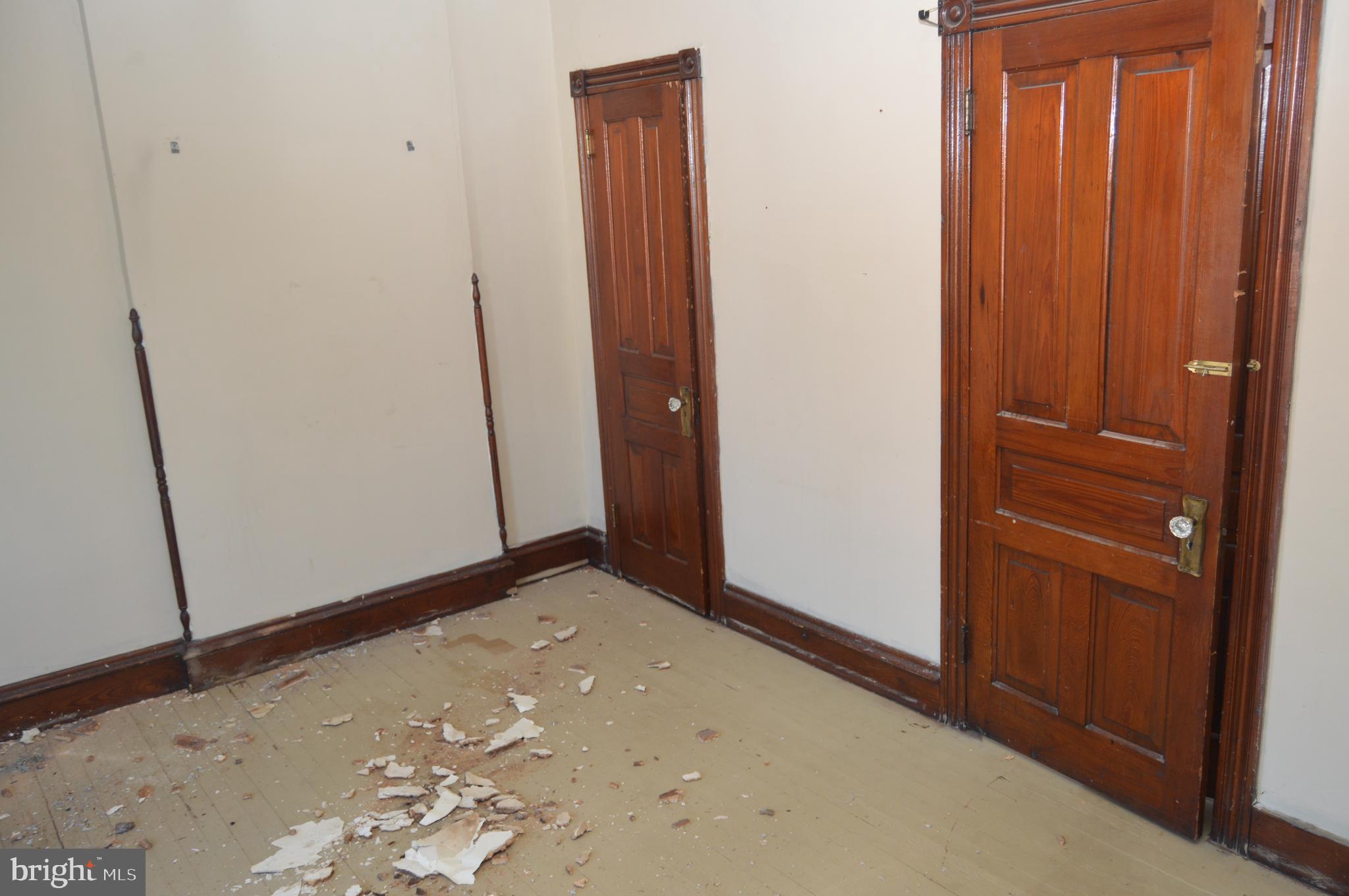 802 Chestnut Street Reading, PA 19602 - Photo 26 of 38 Bedroom 4