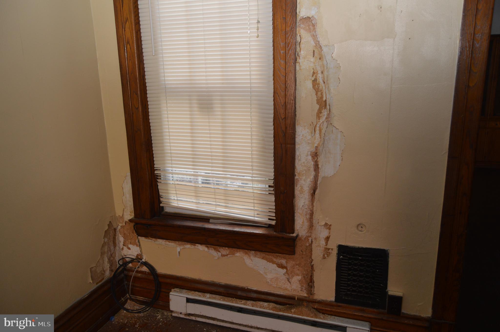 802 Chestnut Street Reading, PA 19602 - Photo 31 of 38 Living Room damage