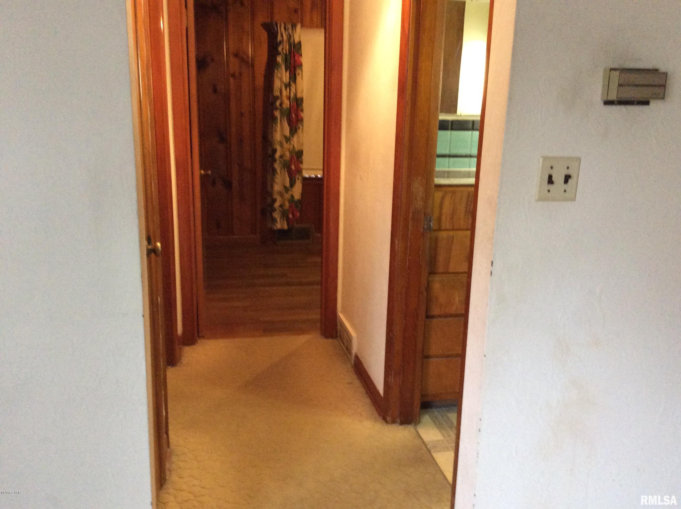 2001 Waltonville Road Mount Vernon, IL 62864 - Photo 20 of 35 Gallery Image 20