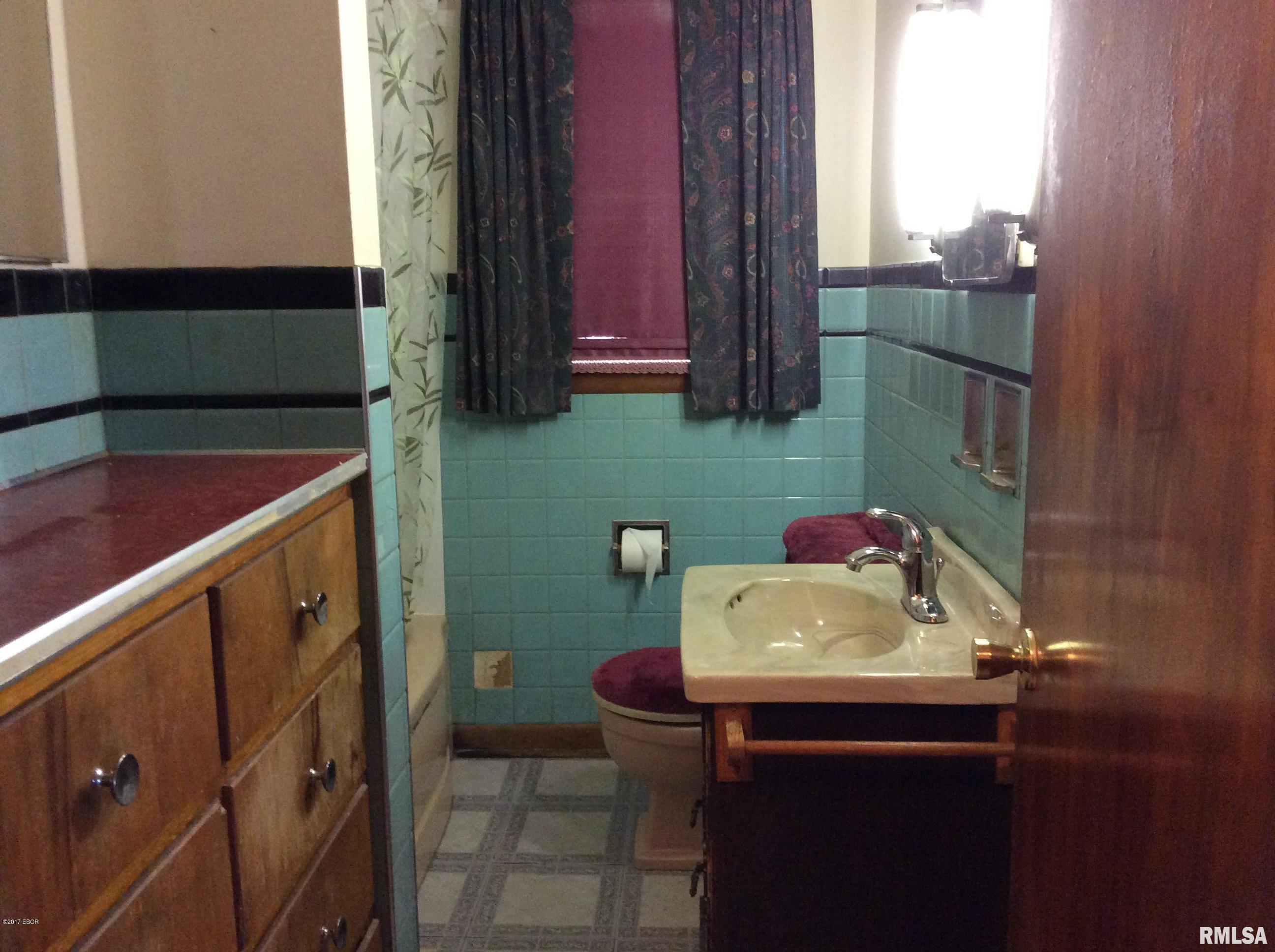 2001 Waltonville Road Mount Vernon, IL 62864 - Photo 21 of 35 Gallery Image 21